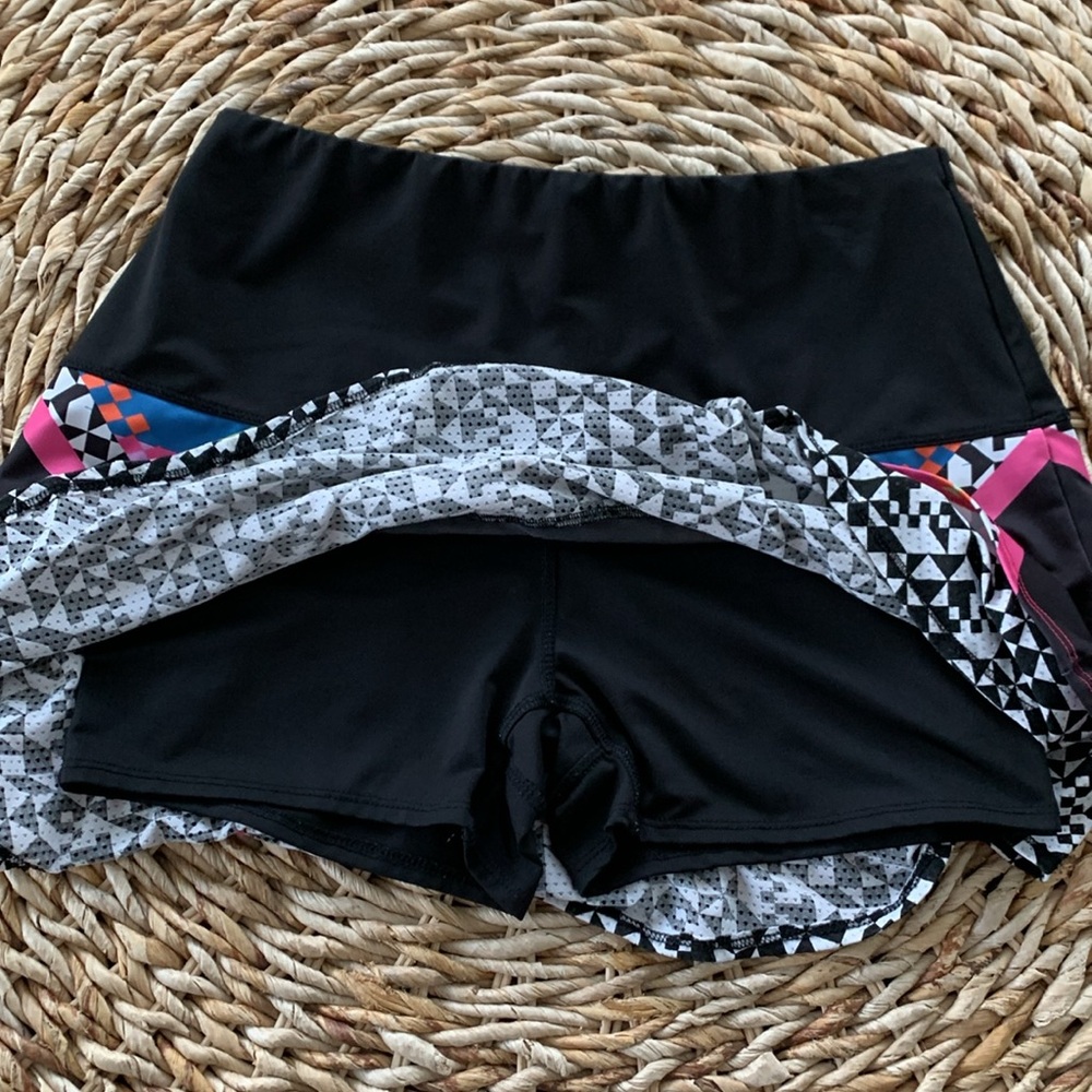 Lucky in Love Neo Geo Tiered Skort - Picture 8 of 12